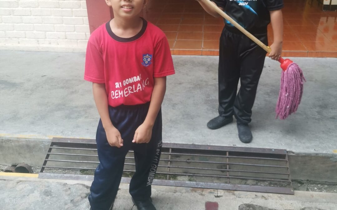 Nak buat apa dengan mop tu?