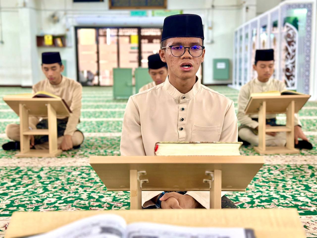 Khatam Hafazan Al - Quran 30 Juzuk Khatam Hafazan Al - Quran 30 Juzuk